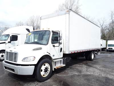 Freightliner M2 106 26 ft Box Truck - 230HP, 6 Speed Automatic, Roll up Door, Liftgate