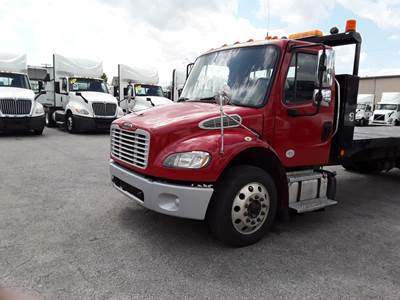 Freightliner M2 106 22 ft Box Truck - 250HP, 6 Speed Automatic