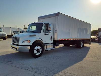 Freightliner M2 106 26 ft Box Truck - 240HP, 6 Speed Automatic, Roll up Door, Liftgate