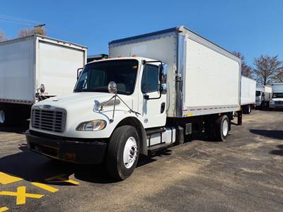 Freightliner M2 106 18 ft Box Truck - 260HP, 6 Speed Automatic, Roll up Door