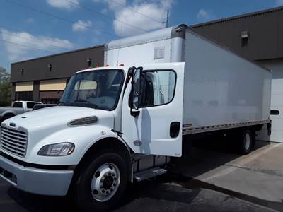 Freightliner M2 106 26 ft Box Truck - 240HP, 6 Speed Automatic, Roll up Door, Liftgate