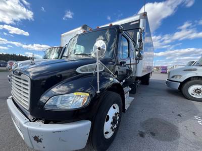 Freightliner M2 106 26 ft Box Truck - 240HP, 9 Speed Automatic, Roll up Door, Liftgate