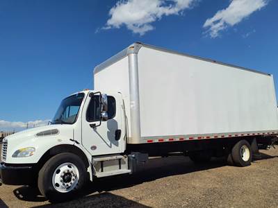 Freightliner M2 106 26 ft Box Truck - 9 Speed Automatic, Roll up Door, Liftgate