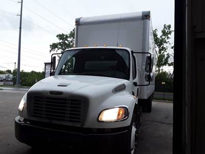 Freightliner M2 106 26 ft Box Truck - 240HP, 9 Speed Automatic, Roll up Door, Liftgate