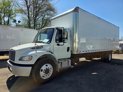 Freightliner M2 106 26 ft Box Truck - 240HP, 6 Speed Automatic, Roll up Door