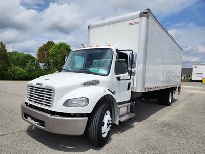 Freightliner M2 106 26 ft Box Truck - 230HP, 6 Speed Automatic, Swing Door, Liftgate