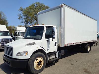 Freightliner M2 106 26 ft Box Truck - 6 Speed Automatic, Roll up Door, Liftgate