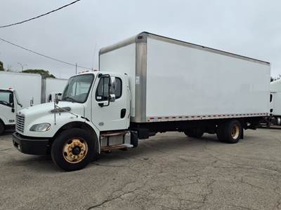 Freightliner M2 106 26 ft Box Truck - 240HP, 9 Speed Automatic, Roll up Door, Liftgate