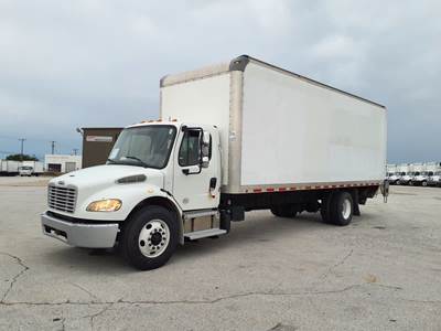 Freightliner M2 106 26 ft Box Truck - 230HP, 6 Speed Automatic, Roll up Door, Liftgate