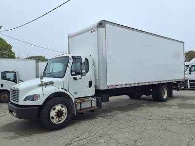 Freightliner M2 106 26 ft Box Truck - 240HP, 7 Speed Automatic, Roll up Door, Liftgate