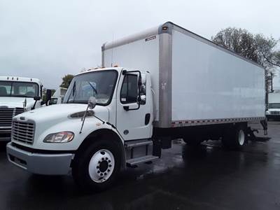 Freightliner M2 106 26 ft Box Truck - 260HP, 6 Speed Automatic, Roll up Door, Liftgate