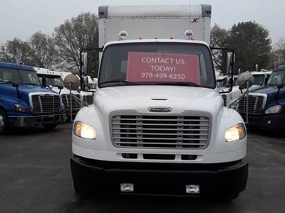 Freightliner M2 106 26 ft Box Truck - 300HP, 6 Speed Automatic, Roll up Door
