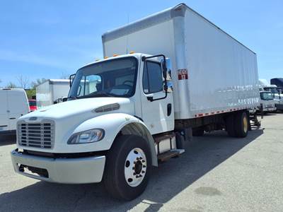Freightliner M2 106 26 ft Box Truck - 240HP, 6 Speed Automatic, Roll up Door, Liftgate