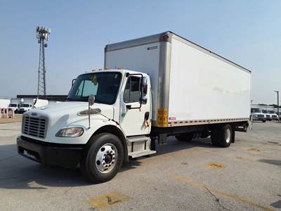 Freightliner M2 106 26 ft Box Truck - 260HP, 6 Speed Automatic, Roll up Door, Liftgate