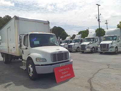 Freightliner M2 106 26 ft Box Truck - 230HP, 9 Speed Automatic, Roll up Door, Liftgate