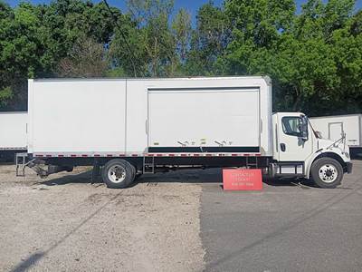 Freightliner M2 106 26 ft Box Truck - 240HP, 6 Speed Automatic, Roll up Door, Liftgate