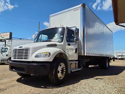 Freightliner M2 106 26 ft Box Truck - 240HP, 6 Speed Automatic, Roll up Door, Liftgate