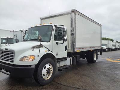 Freightliner M2 106 18 ft Box Truck - 260HP, 6 Speed Automatic, Roll up Door