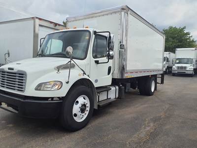 Freightliner M2 106 18 ft Box Truck - 260HP, 6 Speed Automatic, Roll up Door