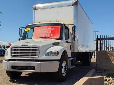 Freightliner M2 106 26 ft Box Truck - 230HP, 6 Speed Automatic, Roll up Door, Liftgate