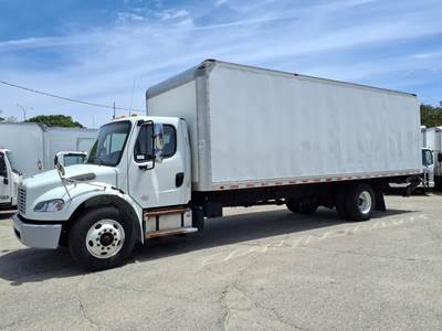 Freightliner M2 106 26 ft Box Truck - 240HP, 6 Speed Automatic, Roll up Door, Liftgate