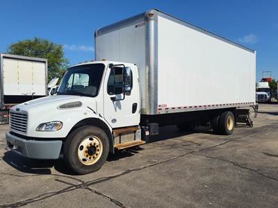 Freightliner M2 106 26 ft Box Truck - 230HP, 9 Speed Automatic, Roll up Door, Liftgate