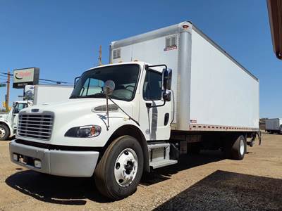 Freightliner M2 106 26 ft Box Truck - 6 Speed Automatic, Roll up Door, Liftgate