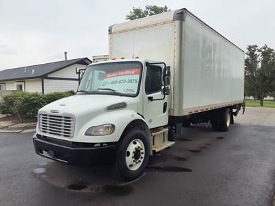 Freightliner M2 106 26 ft Box Truck - 240HP, 6 Speed Automatic, Roll up Door, Liftgate
