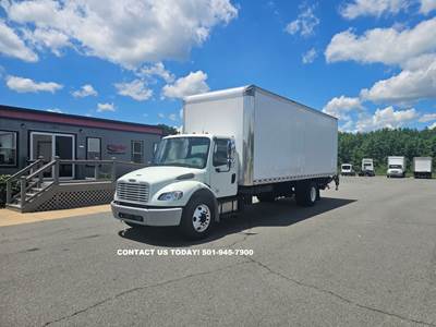 Freightliner M2 106 26 ft Box Truck - 6 Speed Automatic, Roll up Door, Liftgate