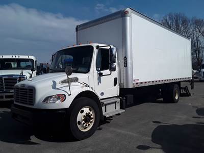 Freightliner M2 106 24 ft Box Truck - 220HP, 6 Speed Automatic, Roll up Door, Liftgate