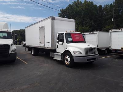 Freightliner M2 106 26 ft Box Truck - 230HP, 6 Speed Automatic, Roll up Door, Liftgate