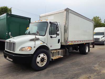 Freightliner M2 106 18 ft Box Truck - 260HP, 6 Speed Automatic, Roll up Door