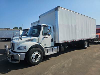 Freightliner M2 106 26 ft Box Truck - 240HP, 6 Speed Automatic, Roll up Door, Liftgate