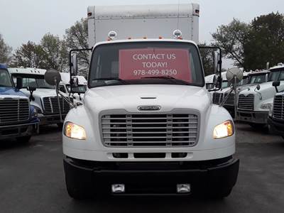Freightliner M2 106 26 ft Box Truck - 300HP, 6 Speed Automatic, Roll up Door