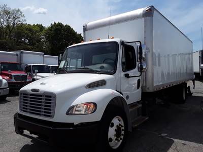 Freightliner M2 106 26 ft Box Truck - 260HP, 6 Speed Automatic, Roll up Door, Liftgate