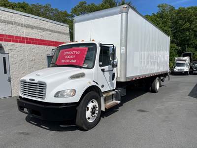 Freightliner M2 106 26 ft Box Truck - 240HP, 9 Speed Automatic, Roll up Door, Liftgate