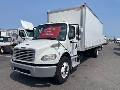 Freightliner M2 106 24 ft Box Truck - 240HP, 6 Speed Automatic, Roll up Door, Liftgate