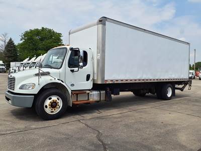 Freightliner M2 106 26 ft Box Truck - 280HP, 6 Speed Automatic, Roll up Door, Liftgate