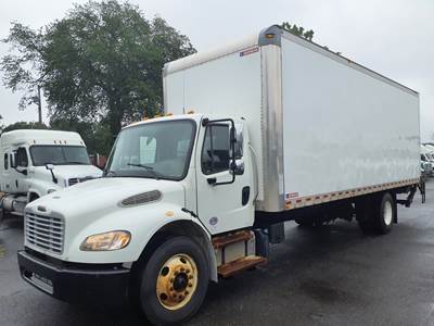Freightliner M2 106 26 ft Box Truck - 240HP, 6 Speed Automatic, Roll up Door, Liftgate