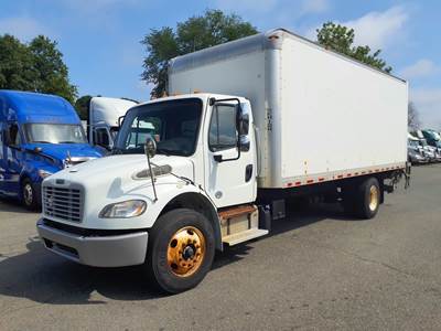 Freightliner M2 106 22 ft Box Truck - 240HP, 6 Speed Automatic, Roll up Door, Liftgate