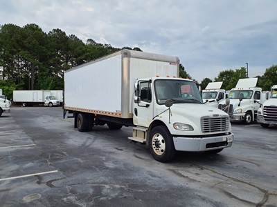 Freightliner M2 106 26 ft Box Truck - 240HP, 6 Speed Automatic, Roll up Door, Liftgate