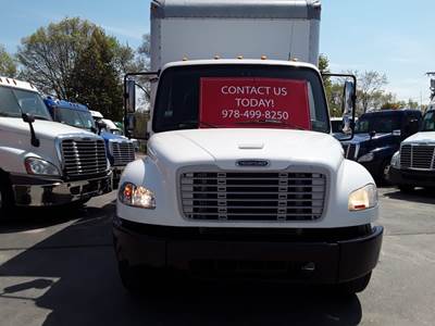 Freightliner M2 106 22 ft Box Truck - 240HP, 6 Speed Automatic, Roll up Door, Liftgate