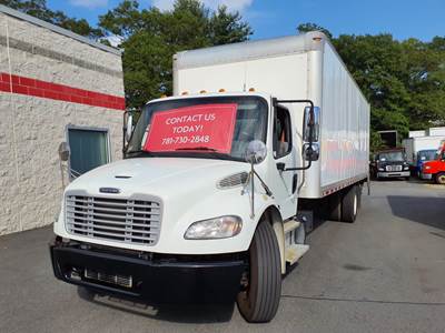 Freightliner M2 106 26 ft Box Truck - 240HP, 6 Speed Automatic, Roll up Door, Liftgate