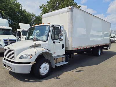 Freightliner M2 106 26 ft Box Truck - 240HP, 6 Speed Automatic, Roll up Door, Liftgate