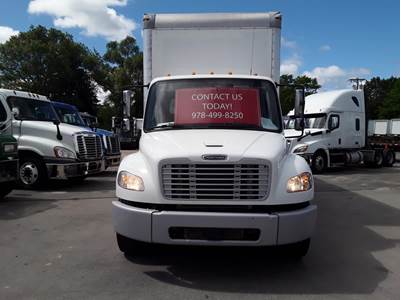 Freightliner M2 106 26 ft Box Truck - 240HP, 6 Speed Automatic, Roll up Door, Liftgate