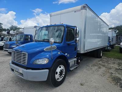 Freightliner M2 106 26 ft Box Truck - 220HP, 6 Speed Automatic, Roll up Door, Liftgate