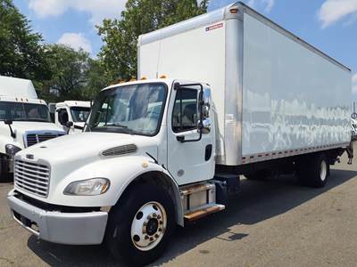 Freightliner M2 106 26 ft Box Truck - 240HP, 6 Speed Automatic, Roll up Door, Liftgate
