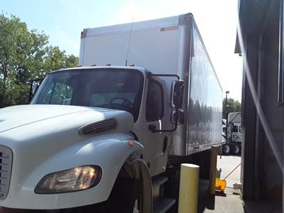 Freightliner M2 106 26 ft Box Truck - 240HP, 9 Speed Automatic, Roll up Door, Liftgate