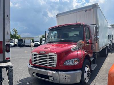 Freightliner M2 106 22 ft Box Truck - 230HP, 6 Speed Automatic, Roll up Door