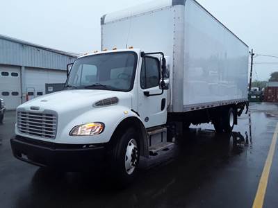 Freightliner M2 106 26 ft Box Truck - 240HP, 6 Speed Automatic, Roll up Door, Liftgate
